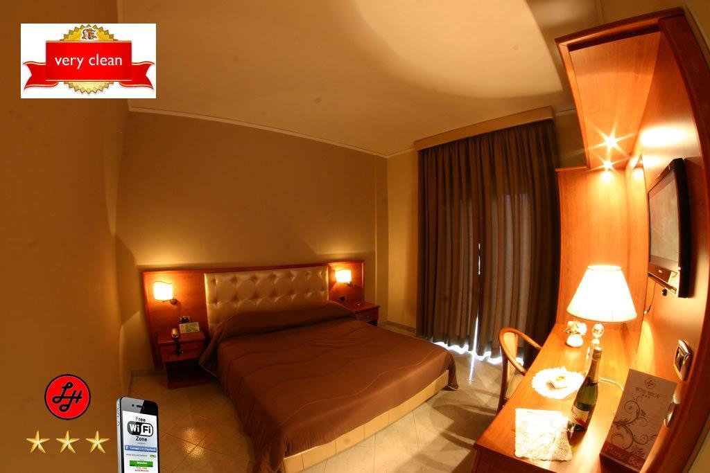 Hotel Luxor Casoria Esterno foto